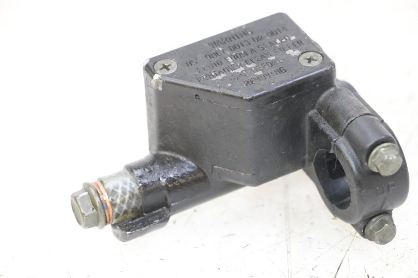 photo de FRONT BRAKE MASTER CYLINDER SYM ORBIT 2 4T 50 (2008 - 2017) - Alternative perspective