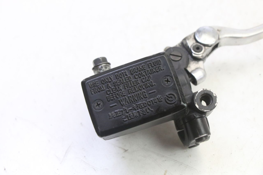 photo de FRONT BRAKE MASTER CYLINDER YAMAHA TDM ABS 900 (2002 - 2014) - Component detail