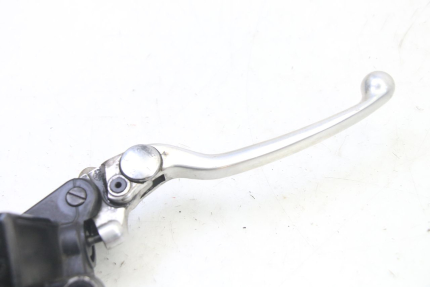 photo de FRONT BRAKE MASTER CYLINDER YAMAHA TDM ABS 900 (2002 - 2014) - Zoom on usage condition