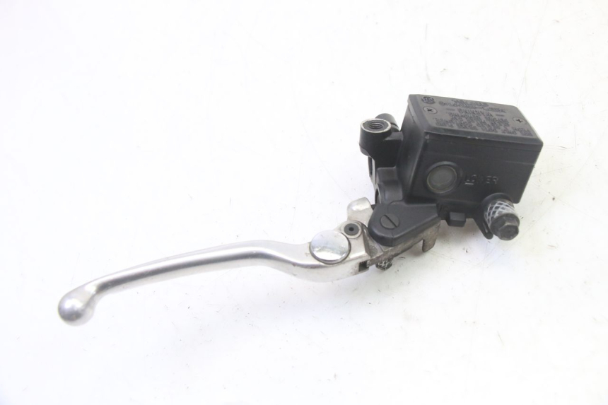 photo de FRONT BRAKE MASTER CYLINDER YAMAHA TDM ABS 900 (2002 - 2014) - Alternative perspective