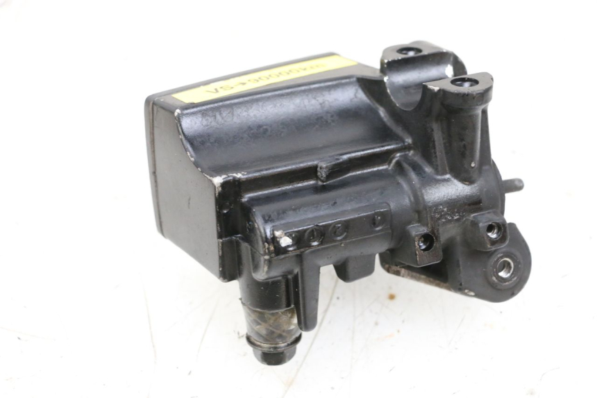 photo de FRONT BRAKE MASTER CYLINDER YAMAHA TDM ABS 900 (2002 - 2014) - Alternative perspective