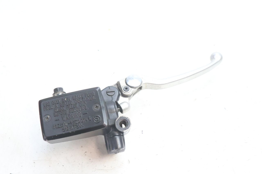 photo de FRONT BRAKE MASTER CYLINDER YAMAHA TDM ABS 900 (2002 - 2014) - Alternative perspective