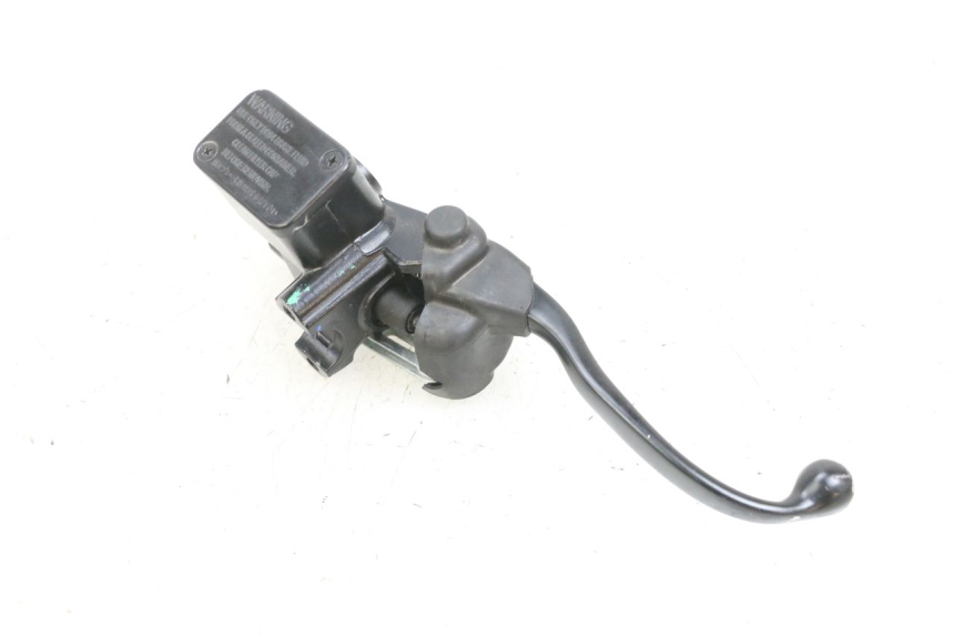 photo de FRONT BRAKE MASTER CYLINDER YAMAHA TRICITY 300 (2020 - 2024) - Technical close-up