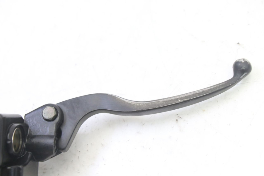 photo de FRONT BRAKE MASTER CYLINDER PEUGEOT V-CLIC VCLIC 50 (2007 - 2013) - Zoom on usage condition