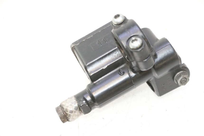 photo de FRONT MASTER CYLINDER PIAGGIO VESPA LX 2T 50 (2005 - 2013) - Alternative perspective