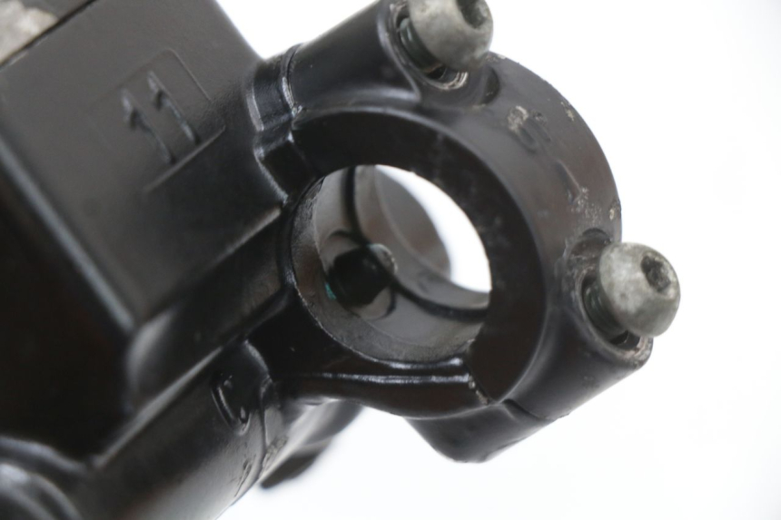 photo de FRONT BRAKE MASTER CYLINDER PIAGGIO VESPA S 2T 50 (2007 - 2014) - Fixing points details