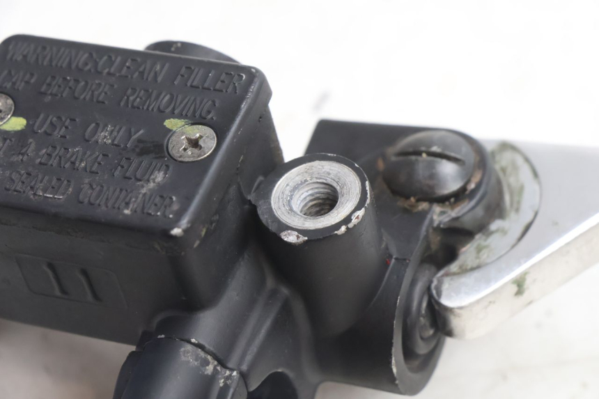 photo de FRONT BRAKE MASTER CYLINDER PIAGGIO VESPA S 2T 50 (2007 - 2014) - Alternative perspective