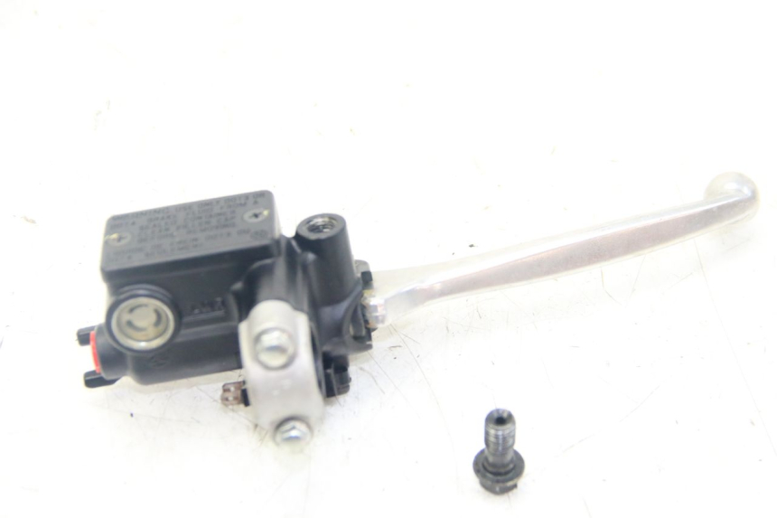 photo de FRONT BRAKE MASTER CYLINDER HONDA VISION NSC R 50 (2013 - 2015) - Alternative perspective