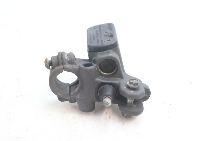 photo de FRONT BRAKE MASTER CYLINDER PEUGEOT VIVACITY 50 (2004 - 2009) - Alternative perspective