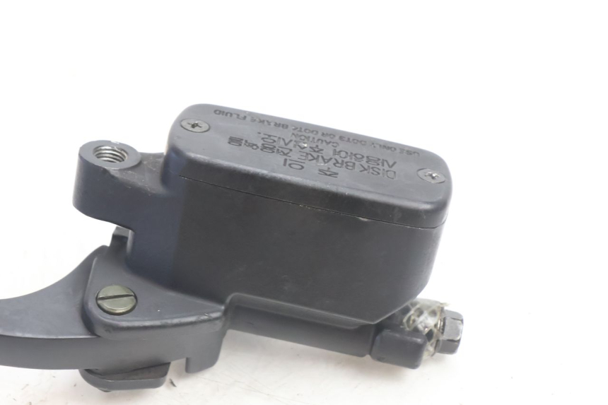 photo de FRONT BRAKE MASTER CYLINDER DAELIM VJ ROADWIN 125 (2004 - 2007) - Surface and material condition