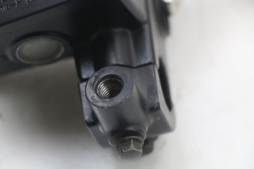 photo de FRONT BRAKE MASTER CYLINDER SUZUKI VL INTRUDER 125 (2004 - 2007) - Zoom on usage condition