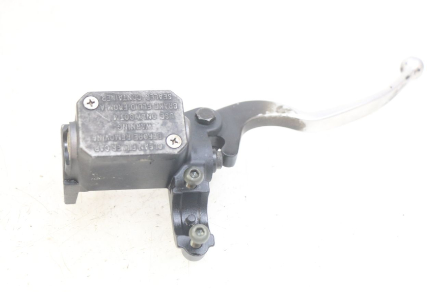 photo de FRONT MASTER CYLINDER YAMAHA XMAX X-MAX 125 (2006 - 2009) - Technical close-up