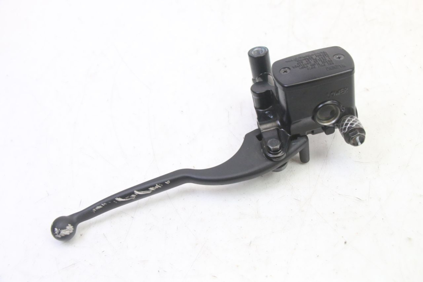photo de FRONT BRAKE MASTER CYLINDER YAMAHA XMAX X-MAX 125 (2021 - 2025) - Technical close-up