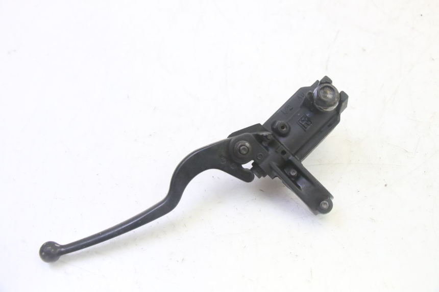 photo de FRONT MASTER CYLINDER YAMAHA X-MAX XMAX 125 (2010 - 2013) - Fixing points details
