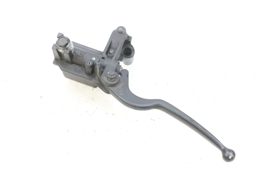 photo de FRONT MASTER CYLINDER YAMAHA X-MAX XMAX 125 (2010 - 2013) - Technical close-up