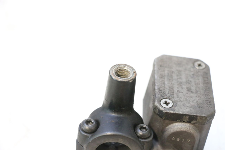 photo de FRONT MASTER CYLINDER YAMAHA X-MAX XMAX 125 (2010 - 2013) - Zoom on usage condition