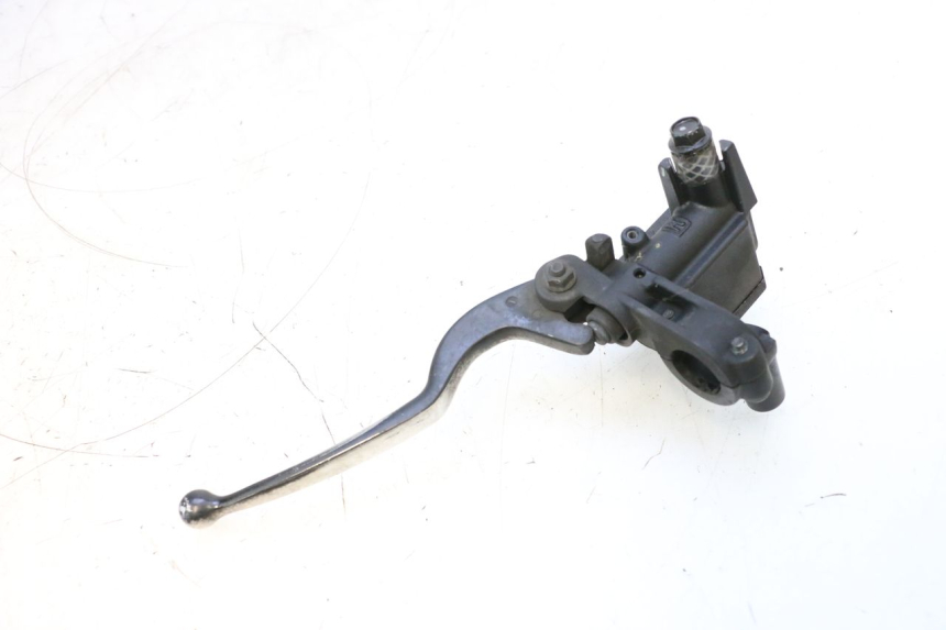 photo de FRONT MASTER CYLINDER YAMAHA X-MAX XMAX 125 (2010 - 2013) - Fixing points details