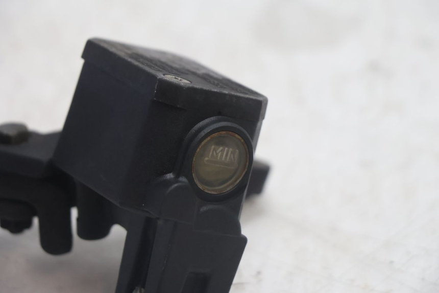 photo de FRONT MASTER CYLINDER YAMAHA XMAX X-MAX 125 (2006 - 2009) - Technical close-up