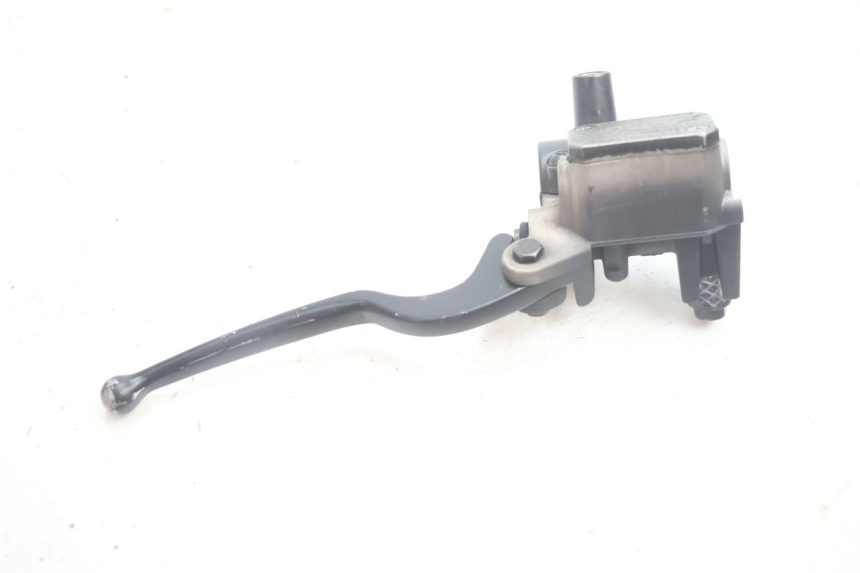 photo de FRONT MASTER CYLINDER YAMAHA X-MAX XMAX 125 (2010 - 2013) - Alternative perspective
