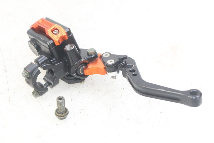 photo de FRONT BRAKE MASTER CYLINDER ZHEJIANG XMOTOS XB-81 50 - Alternative perspective