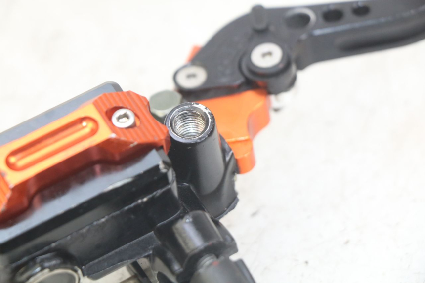 photo de FRONT BRAKE MASTER CYLINDER ZHEJIANG XMOTOS XB-81 50 - Technical close-up