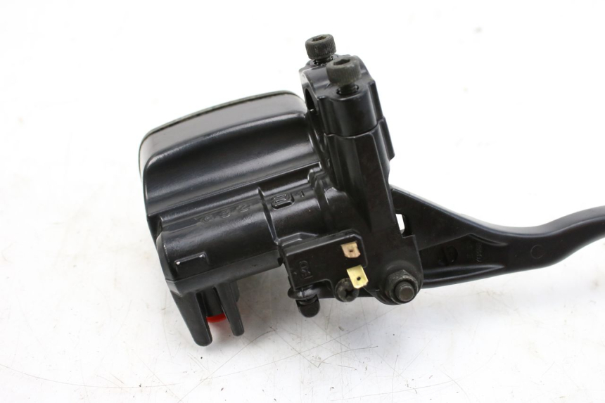 photo de FRONT MASTER CYLINDER YAMAHA XP T-MAX TMAX ABS 500 (2004 - 2007) - Alternative perspective