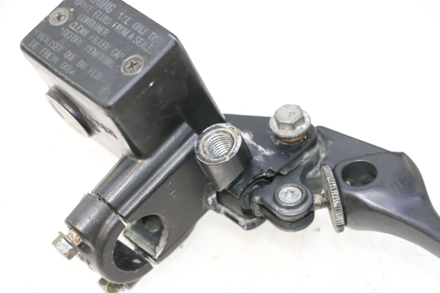 photo de FRONT BRAKE MASTER CYLINDER HONDA XRV AFRICA TWIN 750 (1990 - 1992) - Fixing points details