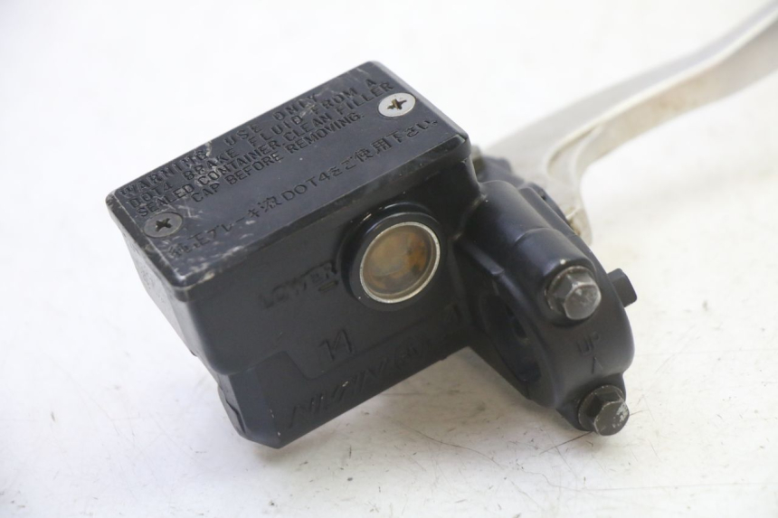 photo de FRONT BRAKE MASTER CYLINDER YAMAHA YFM BRUIN 350 (2003 - 2009) - Alternative perspective