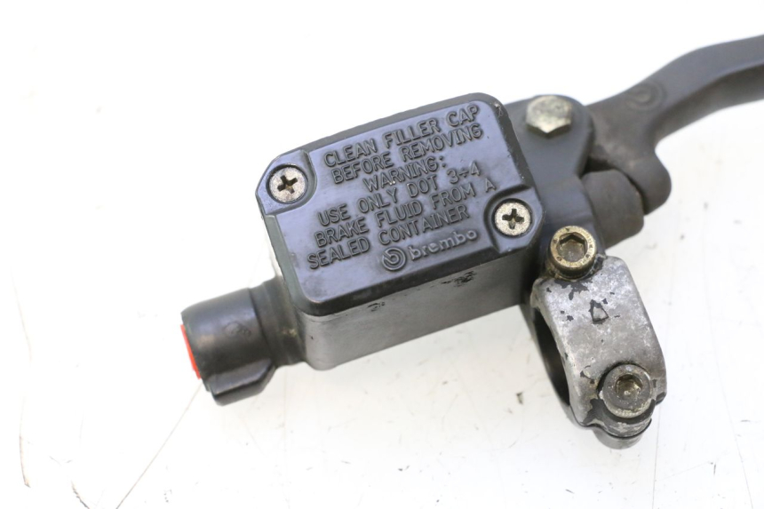 photo de FRONT BRAKE MASTER CYLINDER YAMAHA YP MAJESTY 125 (1998 - 2001) - Component detail
