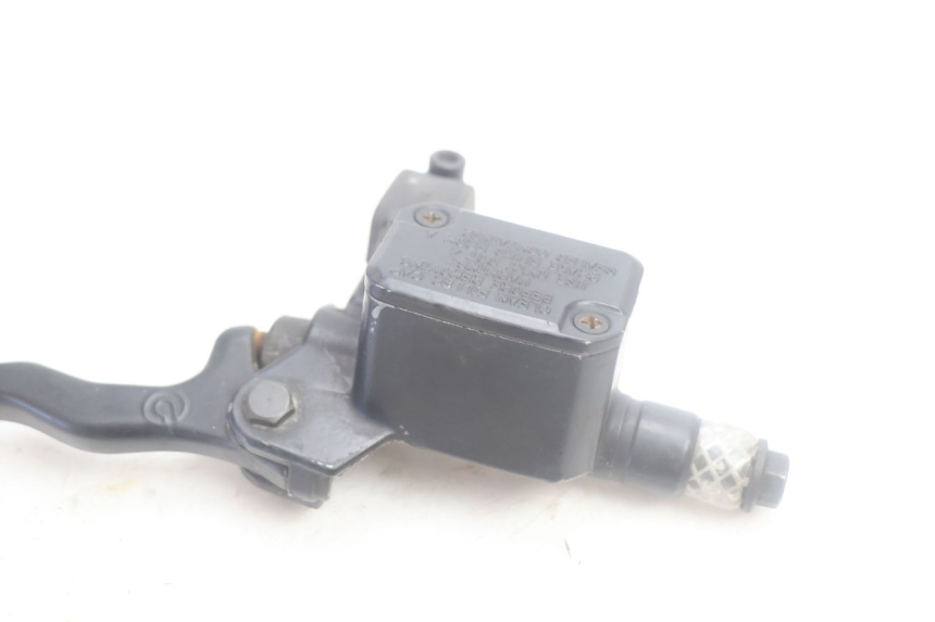 photo de FRONT BRAKE MASTER CYLINDER YAMAHA YP MAJESTY 125 (2002 - 2006) - Fixing points details
