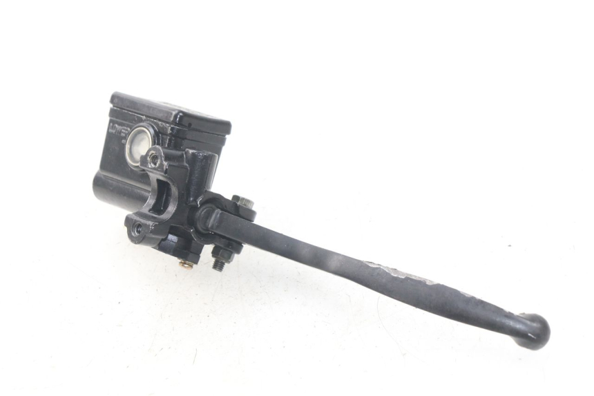 photo de FRONT BRAKE MASTER CYLINDER YIYING YY125T-6 125 (2006 - 2014) - Zoom on usage condition