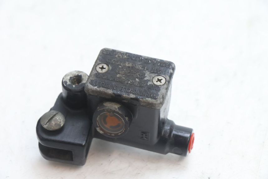 photo de FRONT MASTER CYLINDER PIAGGIO ZIP 2T 50 (2009 - 2019) - Zoom on usage condition