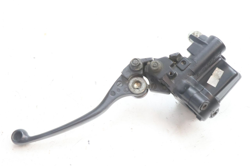 photo de FRONT BRAKE MASTER CYLINDER KAWASAKI ZZR 600 (1995 - 2004) - Surface and material condition