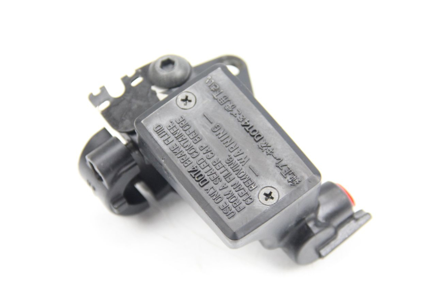 photo de CLUTCH MASTER CYLINDER YAMAHA FJR ABS 1300 (2006 - 2012) - Technical close-up