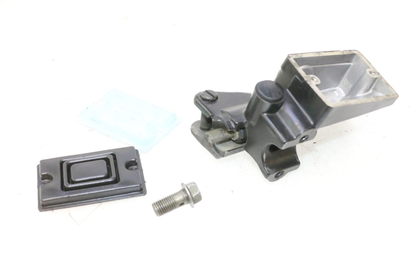 photo de CLUTCH MASTER CYLINDER YAMAHA FJR 1300 (2001 - 2005) - Distinctive features