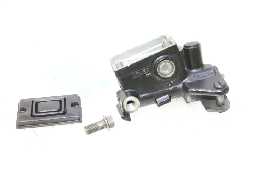 photo de CLUTCH MASTER CYLINDER YAMAHA FJR 1300 (2001 - 2005) - Component zoom