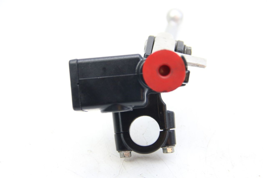 photo de CLUTCH MASTER CYLINDER HONDA FORZA 125 (2015 - 2016) - Technical close-up