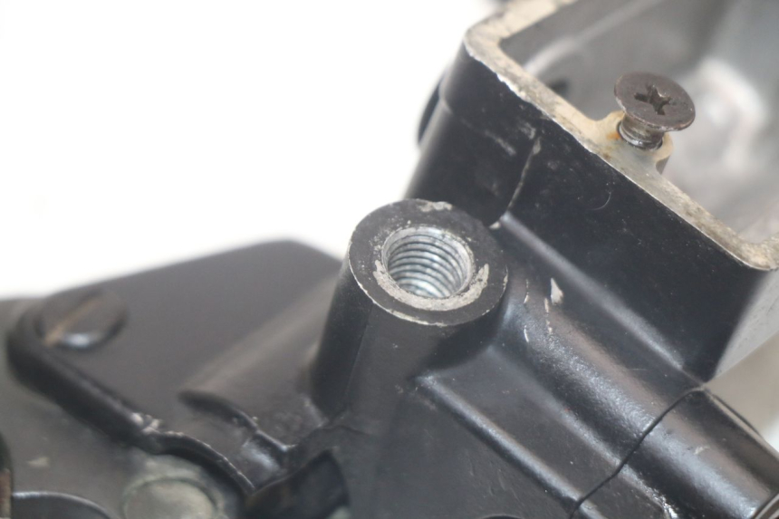 photo de CLUTCH MASTER CYLINDER TRIUMPH SPEED TRIPLE T301 900 (1994 - 1996) - Technical close-up