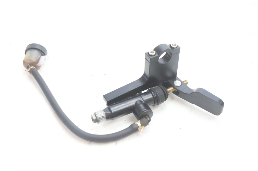 photo de CLUTCH MASTER CYLINDER CAN-AM SPYDER RS 1000 (2008 - 2012) - Alternative perspective