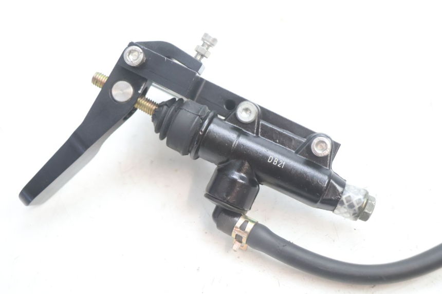photo de CLUTCH MASTER CYLINDER CAN-AM SPYDER RS 1000 (2008 - 2012) - Technical close-up