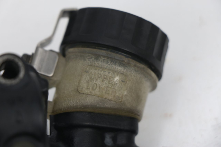 photo de CLUTCH MASTER CYLINDER HONDA VTR F FIRESTORM 1000 (1997 - 2001) - Zoom on usage condition