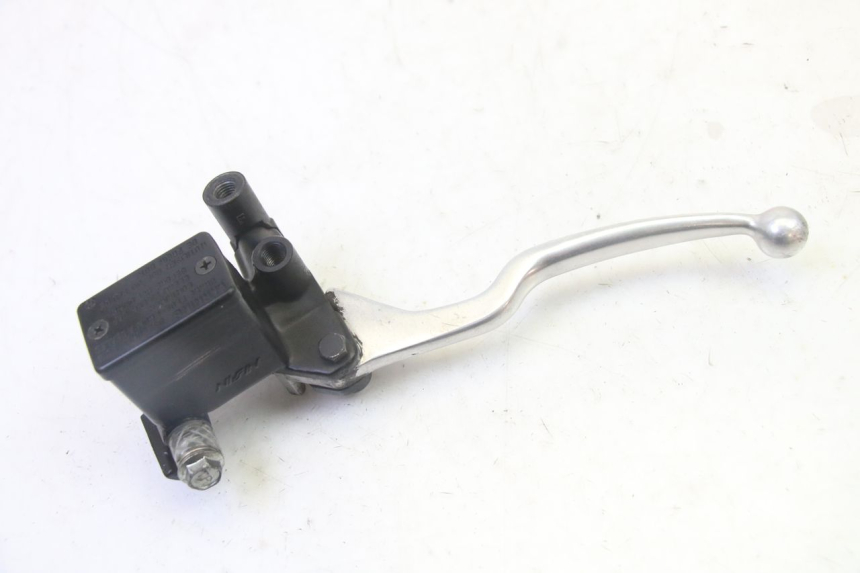 photo de REAR BRAKE MASTER CYLINDER SUZUKI BURGMAN 125 (2007 - 2014) - Technical close-up