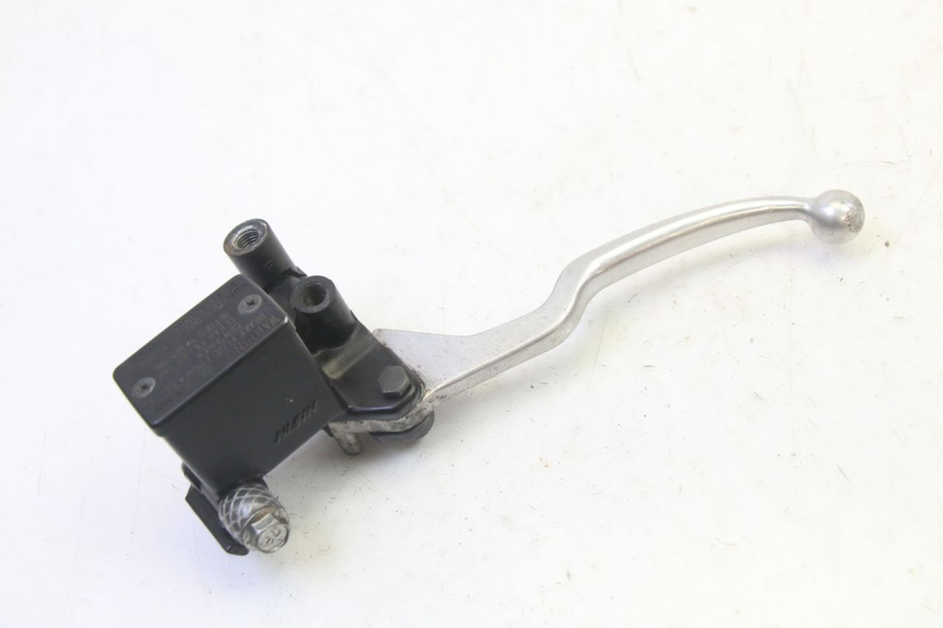 photo de REAR BRAKE MASTER CYLINDER SUZUKI BURGMAN 125 (2007 - 2014) - Technical close-up