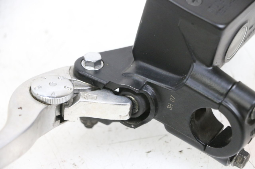 photo de REAR BRAKE MASTER CYLINDER SUZUKI BURGMAN 650 (2013 - 2020) - Fixing points details