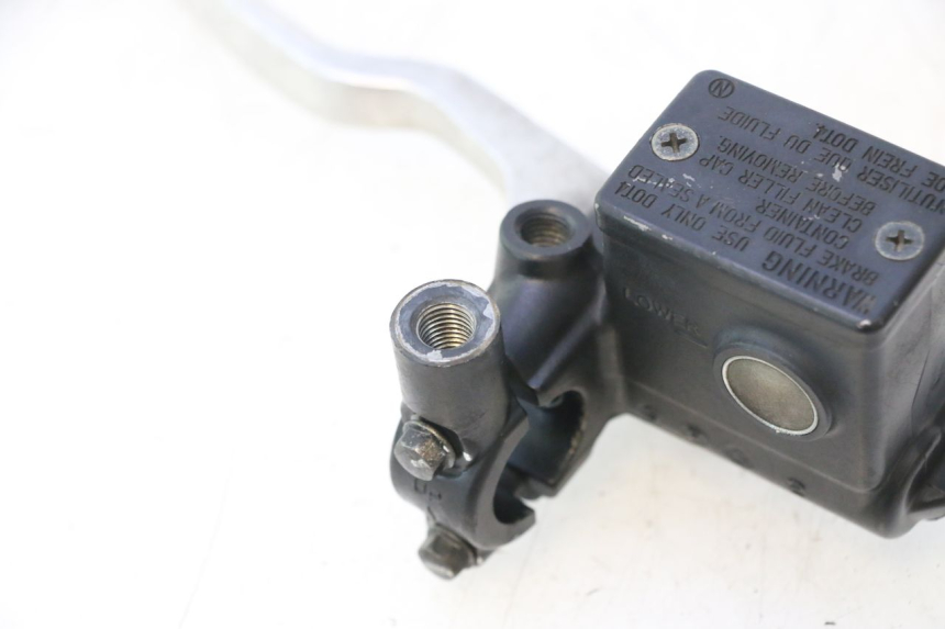 photo de REAR BRAKE MASTER CYLINDER SUZUKI BURGMAN 125 (2007 - 2014) - Fixing points details