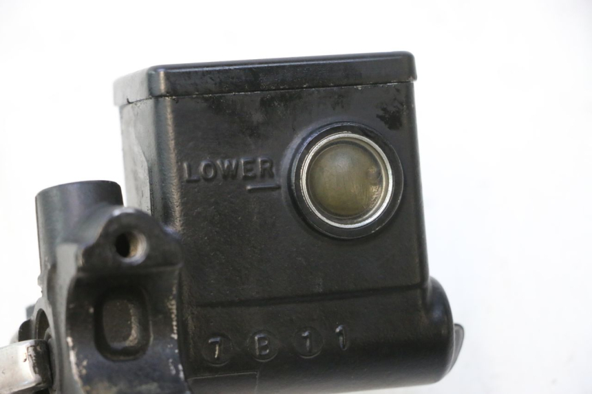 photo de REAR BRAKE MASTER CYLINDER SUZUKI BURGMAN 125 (2007 - 2014) - Alternative perspective