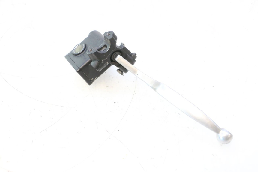 photo de REAR BRAKE MASTER CYLINDER SUZUKI BURGMAN 125 (2007 - 2014) - Technical close-up