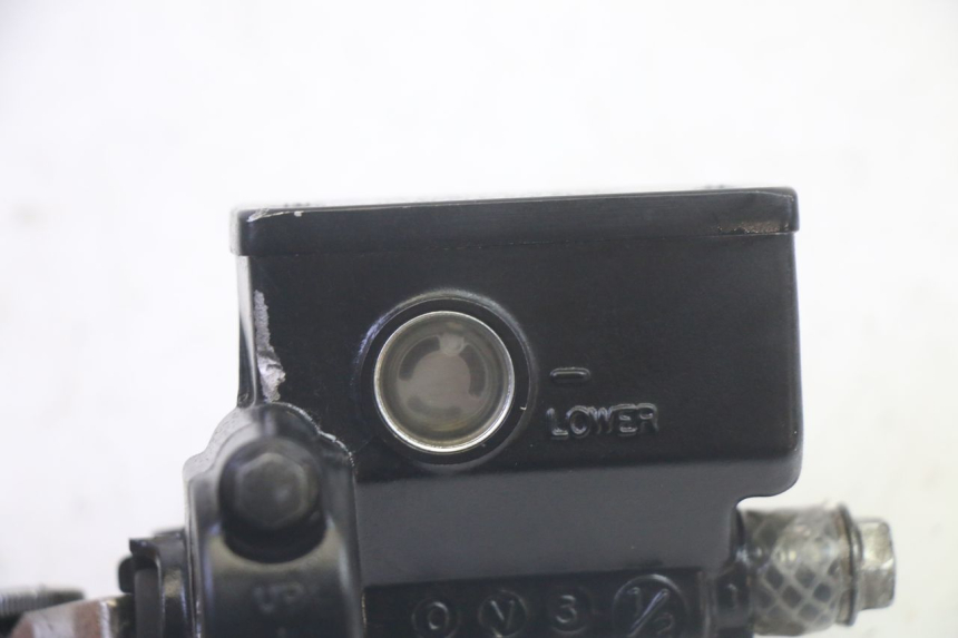 photo de REAR BRAKE MASTER CYLINDER SUZUKI BURGMAN EXECUTIVE ABS 650 (2006 - 2012) - Alternative perspective