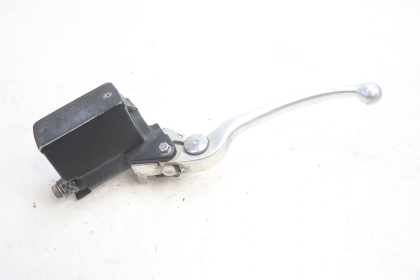 photo de REAR BRAKE MASTER CYLINDER SUZUKI BURGMAN EXECUTIVE ABS 650 (2006 - 2012) - Technical close-up