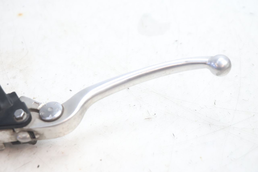 photo de REAR BRAKE MASTER CYLINDER SUZUKI BURGMAN EXECUTIVE ABS 650 (2006 - 2012) - Fixing points details